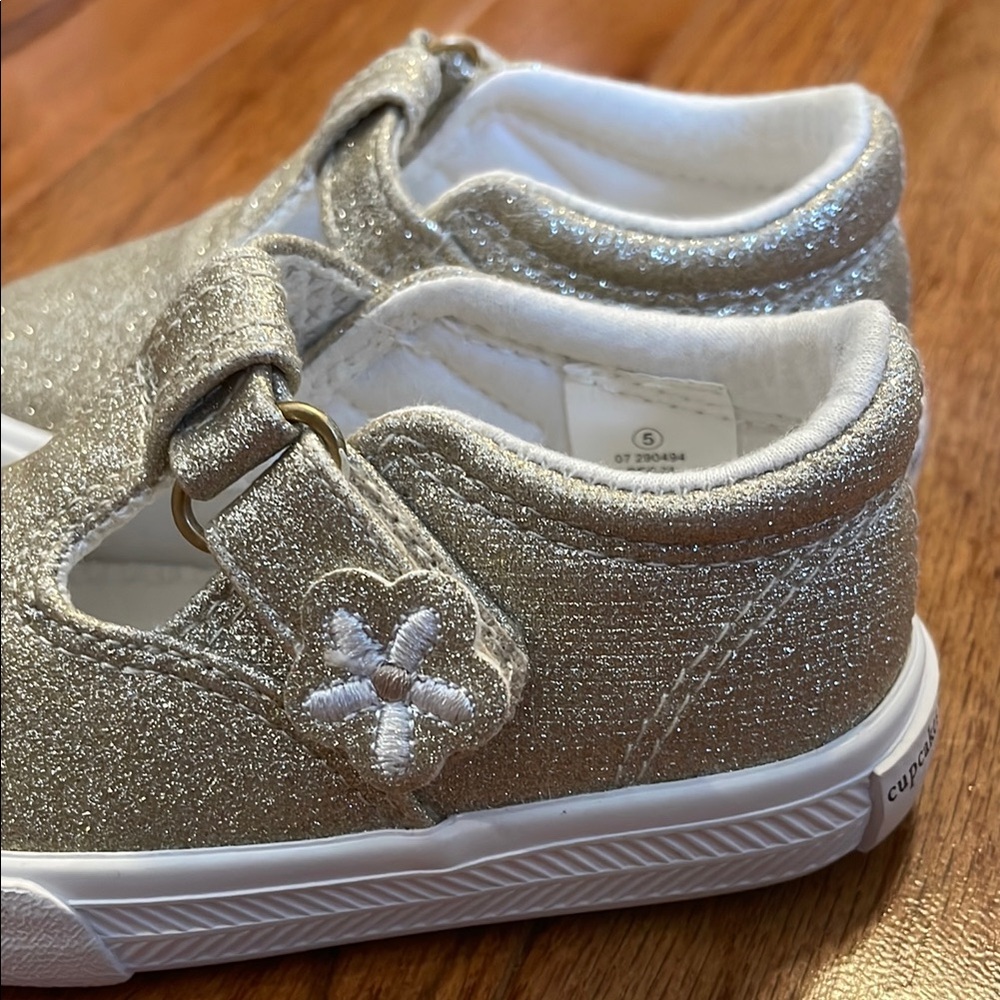 Baby Girls Gold Shoes Cupcakes and Cashmere Girly Preppy Baby Shoes - Picture 3 of 6
